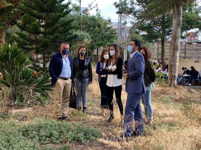 Momento de la visita de las autoridades de Telde al IES José Frugoni Pérez/TA.